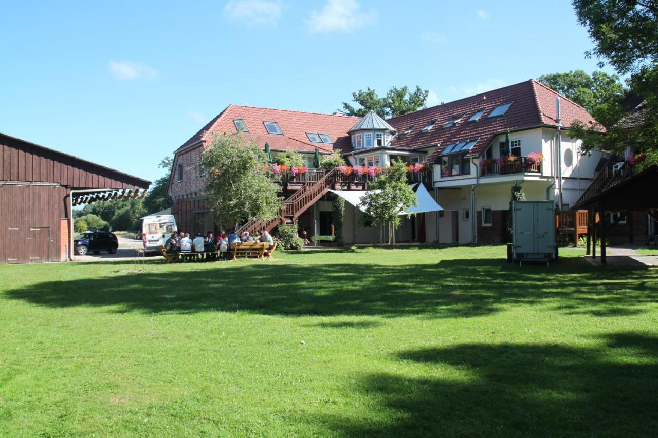 Schloms Hof Apartment Waffensen Екстериор снимка